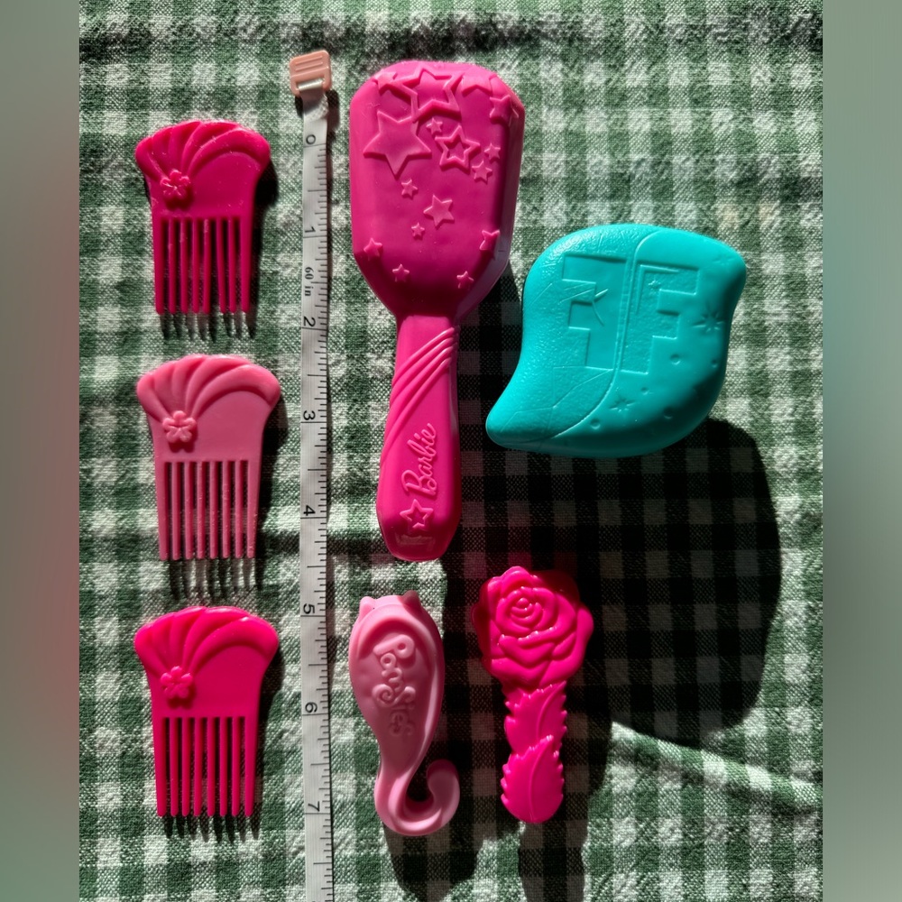 Mini Brush & Comb Lot for Dolls/Barbies - Accessories